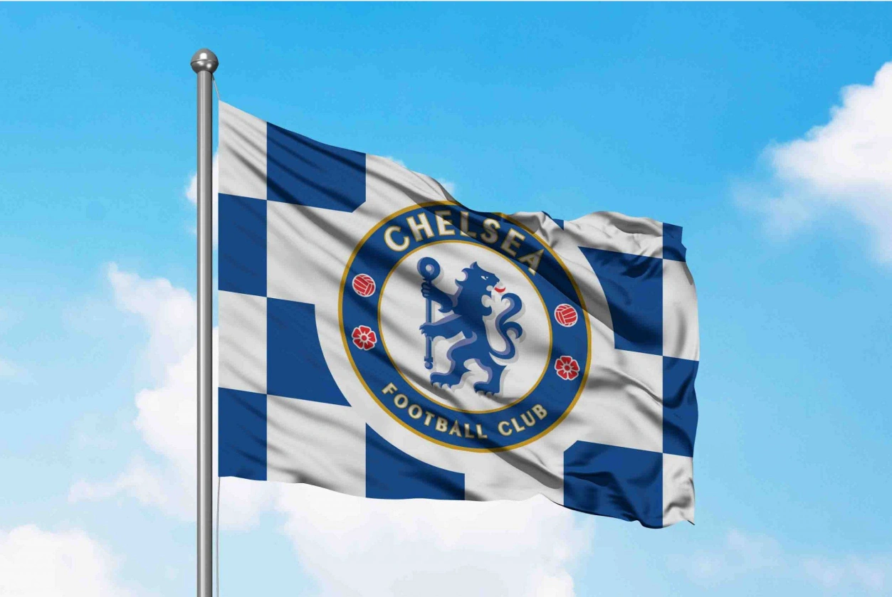 Bendera Chelsea Football Club Berkibar Di Tiang, Cocok Untuk Dalam Dan Luar Ruangan.
